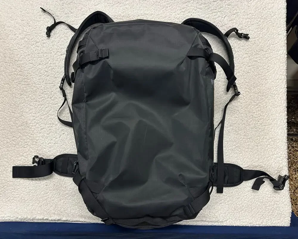 Patagonia Black Hole MLC 45L Convertible Backpack Carry On Travel Duffel Black